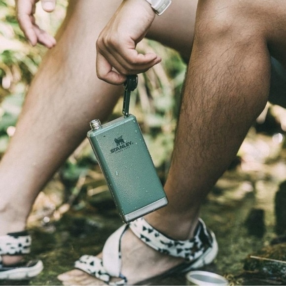 Stanley Green Flask 8 oz. - Picture 6 of 7